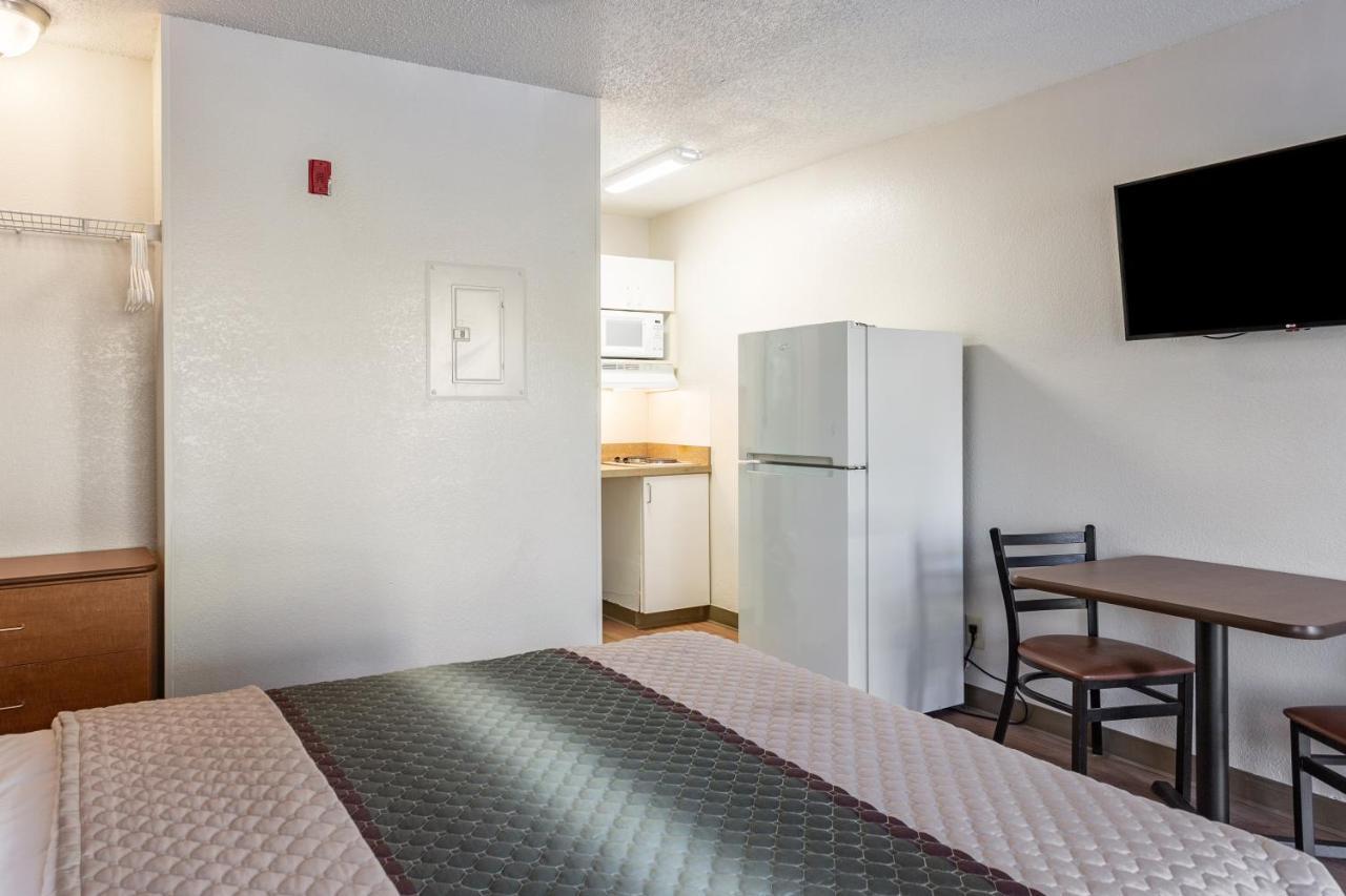 Hometowne Studios By Red Roof Nashville - Airport/Briley Pkwy Esterno foto