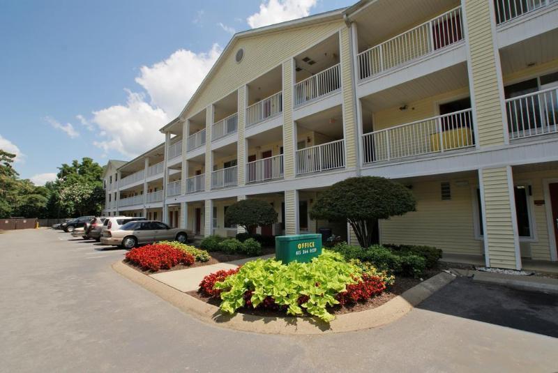 Hometowne Studios By Red Roof Nashville - Airport/Briley Pkwy Esterno foto